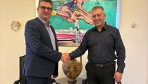 Συνάντηση του Δημάρχου Ανδραβίδας-Κυλλήνης, Γιάννη Λέντζα, με τον Υφυπουργό Αθλητισμού, Γιάννη Βρούτση – Στο επίκεντρο η αναβάθμιση των αθλητικών υποδομών του Δήμου