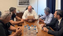 Ο Ανδρέας Νικολακόπουλος με πατατοπαραγωγούς της Ηλείας στο Υπουργείο Αγροτικής Ανάπτυξης