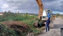 Καθαρισμός αποστραγγιστικών τάφρων από την Πολιτική Προστασία του Δήμου Πύργου [PHOTOS]
