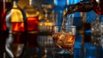 Ηλεία: Χειροπέδες σε άνδρα για διάθεση αλκοόλ σε 14χρονη