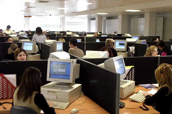 Δημόσιο: Οι νέοι μισθοί – Μειώσεις και αυξήσεις [Πίνακες]