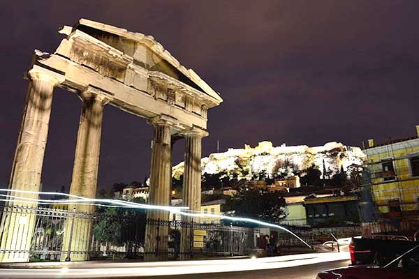 Handelsblatt : «Ελάφρυνση του χρέους για να βγει η Ελλάδα από την κρίση»