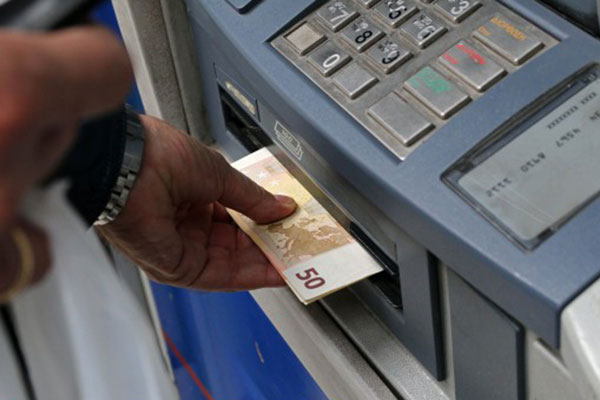 Capital controls: Χαλάρωση με αύξηση του ορίου – Το σχέδιο για περισσότερα χρήματα σε κάθε ανάληψη