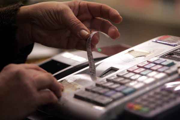 Για ποια αγαθά και υπηρεσίες μειώνεται σήμερα ο ΦΠΑ από το 24% στο 13%