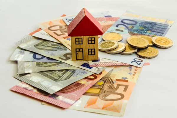 ΕΝΦΙΑ: "Καταπίνει" τις επιστροφές φόρου! Τι πρέπει να κάνετε