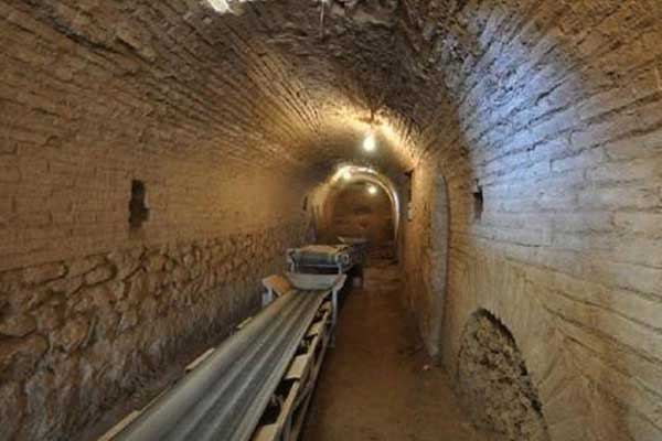 Aρχαίο ελληνικό υαλουργείο ανακαλύφθηκε κοντά στη Σμύρνη