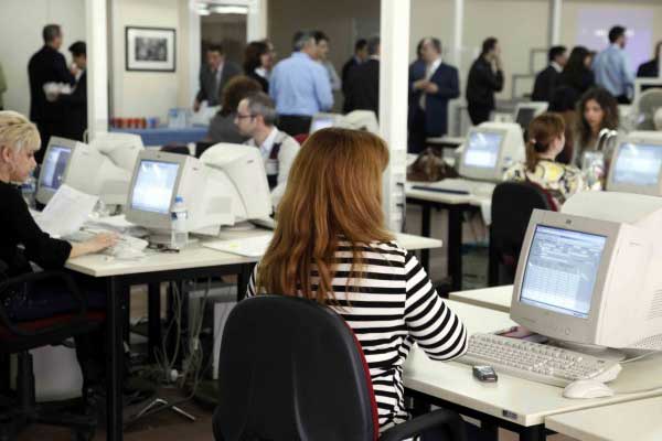 Δημόσιο: Αυτοί είναι οι νέοι μισθοί για όλους – Ποιοι θα παίρνουν αύξηση, ποιοι θα χάνουν μέρος του μισθού τους και πως