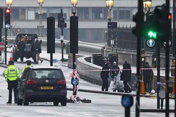Οι δράστες του Λονδίνου ήθελαν μακελειό: Προσπάθησαν να νοικιάσουν φορτηγό 7,5 τόνων