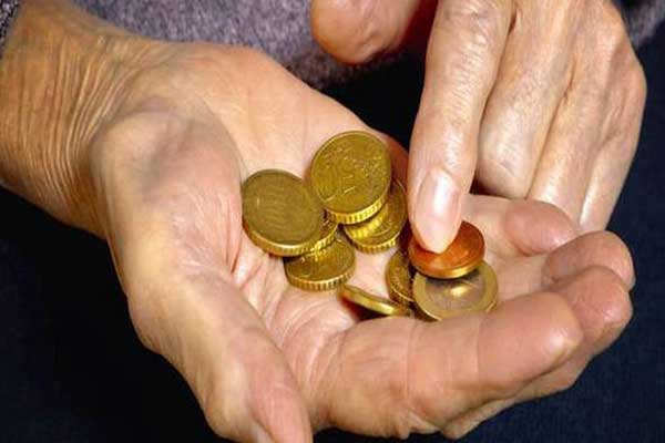 Συντάξεις: Μείωση από 15% ως 20% στο ΕΚΑΣ – Τα νέα ποσά