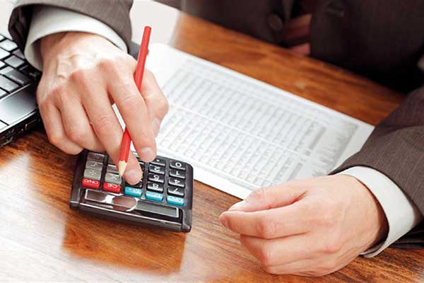 Φορολογικά βάρη χωρίς προηγούμενο Ποια έρχονται το 2017 -Φόροι 65,7 δισ. ευρώ στις πλάτες των φορολογουμένων