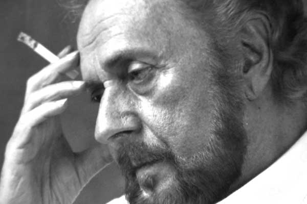 Σαν σήμερα το 1990 πεθαίνει ο ποιητής Γιάννης Ρίτσος