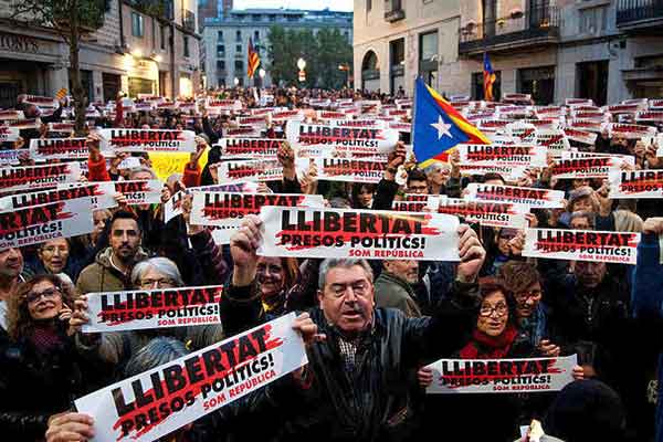 Ξανά στους δρόμους σήμερα οι Καταλανοί υπέρ της ανεξαρτησίας