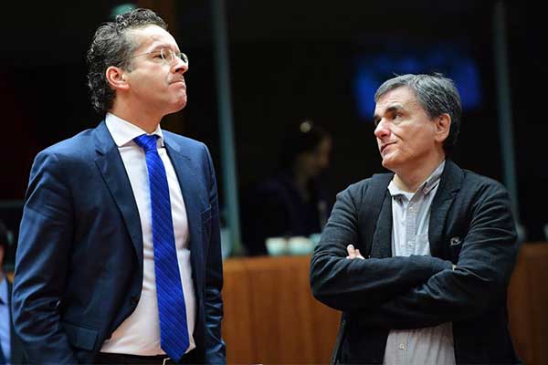 Αξιολόγηση: Kλείνει μόνο με προληπτικό «μαχαίρι» 3,6 δισ. σε αφορολόγητο και συντάξεις