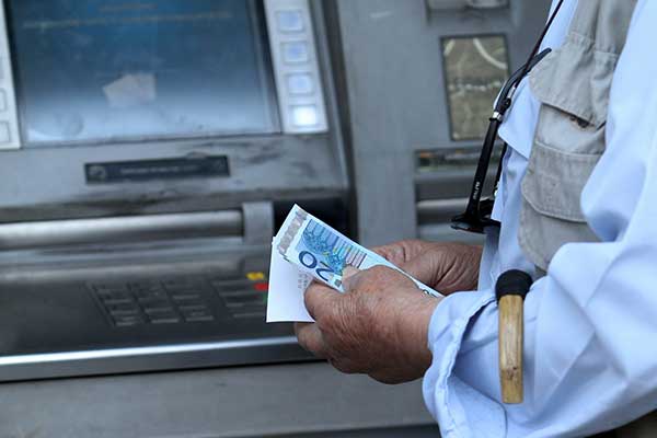 Τέλος οι επιστροφές φόρου και αυτόματες κατασχέσεις - 4.000.000 πολίτες στο στόχαστρο