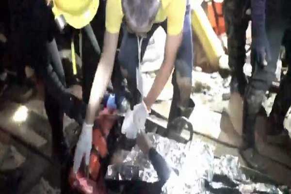 Νέο συγκλονιστικό βίντεο από τη διάσωση των παιδιών στην Ταϊλάνδη [βίντεο]