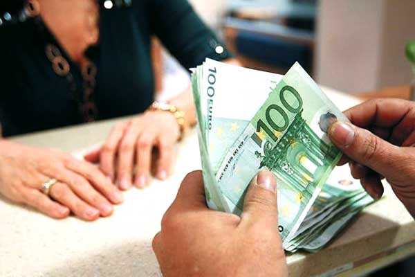 Τα τρία «αγκάθια» που εμποδίζουν την απονομή 200.000 συντάξεων και εφάπαξ