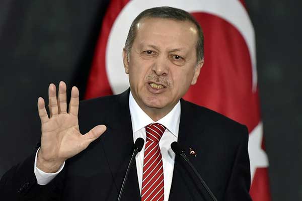 Νέες απειλές Ερντογάν: Η Ευρώπη δεν θα ξέρει τι να κάνει με 3 εκατ. πρόσφυγες