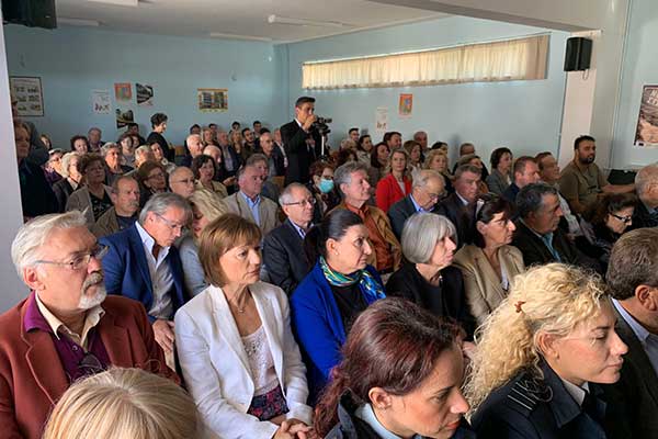 IMG-0379b3bf118a10685d2df51cff910369-V