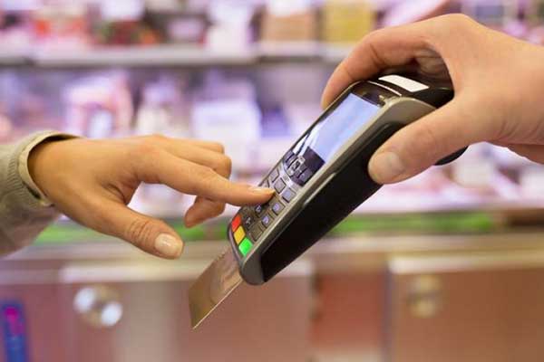 Έτσι θα χτίζεται το αφορολόγητο με «πλαστικό χρήμα»