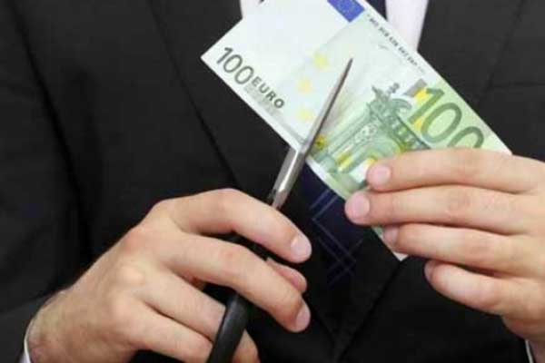 "Κόφτης" σε μισθούς και συντάξεις – Ποιοι και από πότε θα χάσουν τα περισσότερα