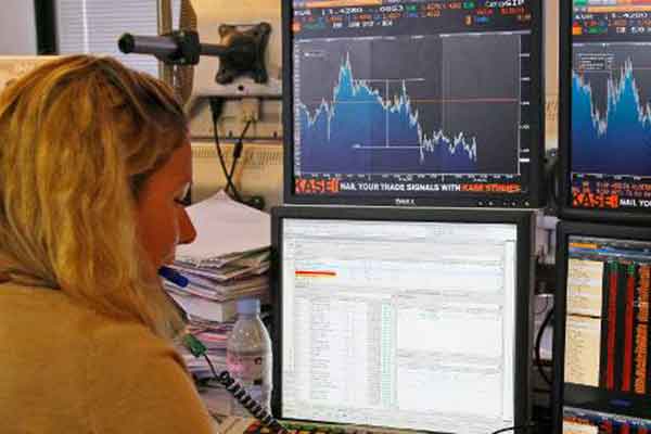 Reuters: Η Ελλάδα μπορεί να επιστρέψει στις αγορές τις επόμενες εβδομάδες