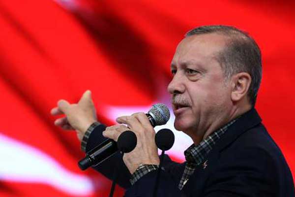 Γιατί ο Ερντογάν τα βάζει με την Ευρώπη: Για να γίνει σουλτάνος