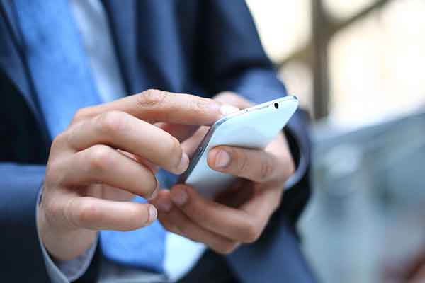 Πότε πρέπει και πότε δεν πρέπει να έχετε ενεργοποιημένo τον εντοπισμό της τοποθεσίας σας στο κινητό σας