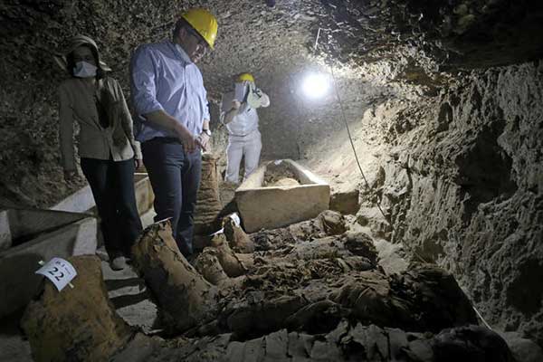 Αίγυπτος: Νεκρόπολη με 17 άθικτες μούμιες ανακάλυψαν οι αρχαιολόγοι