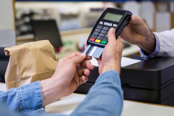 Μετά τη λοταρία, έρχονται νέα μέτρα για το ηλεκτρονικό χρήμα