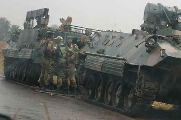 Πραξικόπημα στη Ζιμπάμπουε - Στρατιώτες και τεθωρακισμένα στους δρόμους