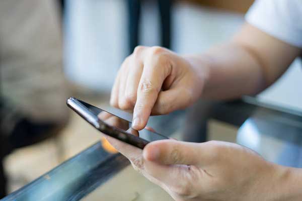 Νέο χαράτσι 2% σε κινητά, τάμπλετ και υπολογιστές για πνευματικά δικαιώματα