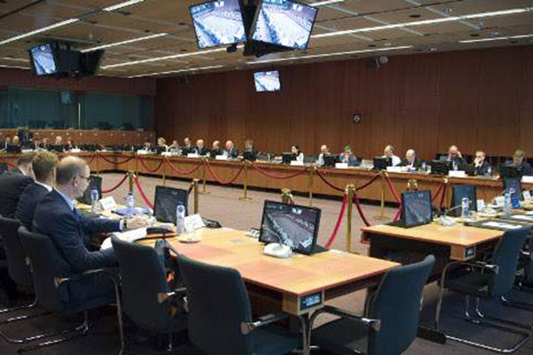 Ο ESM ενέκρινε το μνημόνιο 3 - Αύριο το «πράσινο φως» για την δόση των 7,5 δισ.