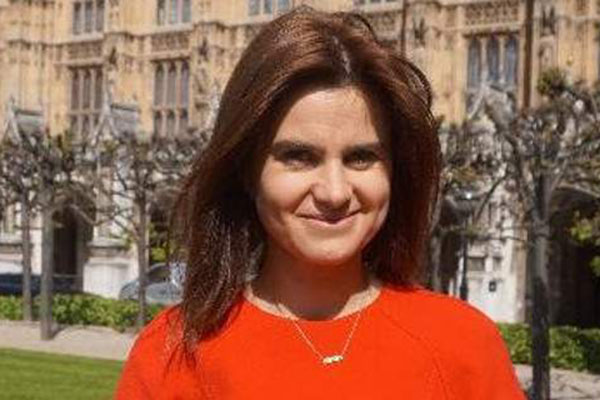 Σοκ: Πυροβόλησαν βουλευτή στο Λονδίνο φωνάζοντας «Πρώτα η Βρετανία»