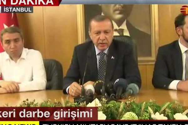 Κατέρρευσε το πραξικόπημα στην Τουρκία, ο Ερντογάν επιστρέφει, 265 νεκροί