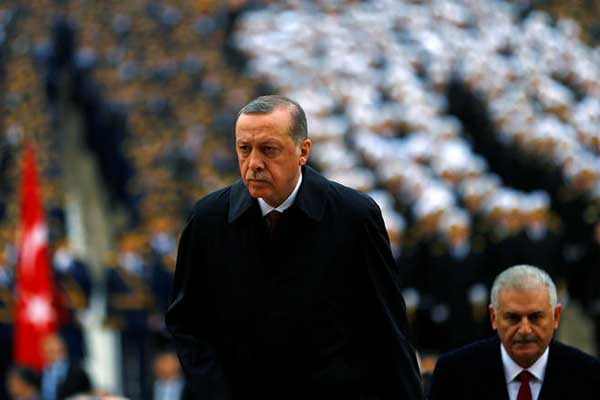 Ανάλυση: H Toυρκία, ο Ερντογάν και το "δόγμα των 2,5 πολέμων"