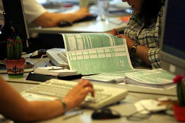 Φορολογικές δηλώσεις 2017: Με ποια δικαιολογητικά θα γλιτώσετε έξτρα φόρους  www.dikaiologitika.gr