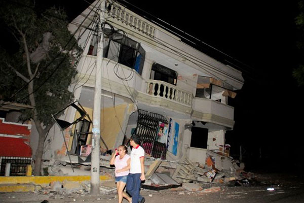 Τουλάχιστον 40 νεκροί από σεισμό 7,8 Ρίχτερ στον Ισημερινό - Ο πιο ισχυρός σεισμός της χώρας από το 1979