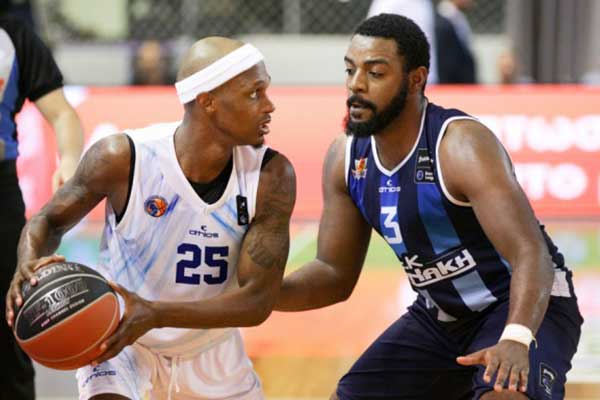 Ακύρωσε τα εισιτήρια δύο παικτών ο Κόροιβος: «Να σας ανταποδώσει η ζωή αυτό που κάνατε»