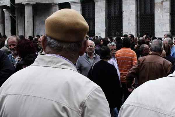 Χάος με τις επικουρικές συντάξεις-Αναθεωρούν όσες εκδόθηκαν μετά την 1η Ιανουαρίου του 2015