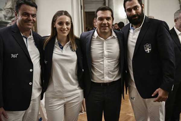 Άννα Κορακάκη: Σαν Μακεδόνισσα λυπάμαι. Μη φωτογραφηθείτε δίπλα μου 