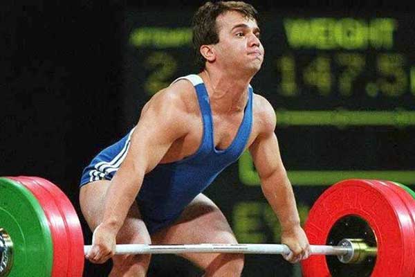 «Εσβησε» ο θρυλικός αρσιβαρίστας Ναΐμ Σουλεϊμάνογλου