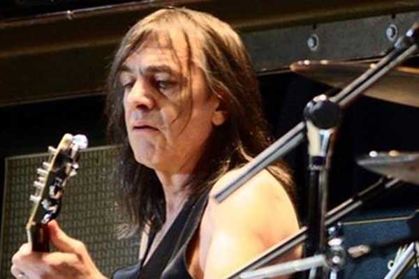 «Εφυγε» ο θρυλικός κιθαρίστας των AC/DC, Μάλκομ Γιάνγκ [βίντεο]