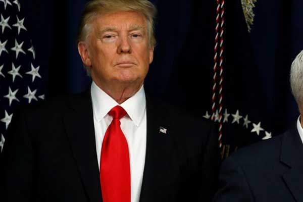 Το πολύ... 200 μέρες «ζωής» δίνει στην κυβέρνηση Τράμπ Αμερικανός ιστορικός