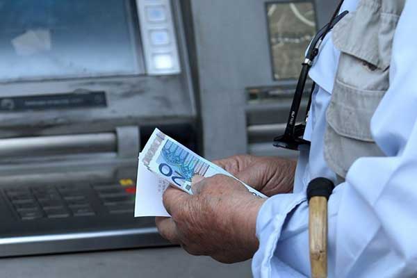 Πότε θα καταβληθούν οι συντάξεις Απριλίου