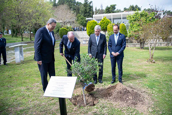 proedros dimokratias dimarxos olympias 8