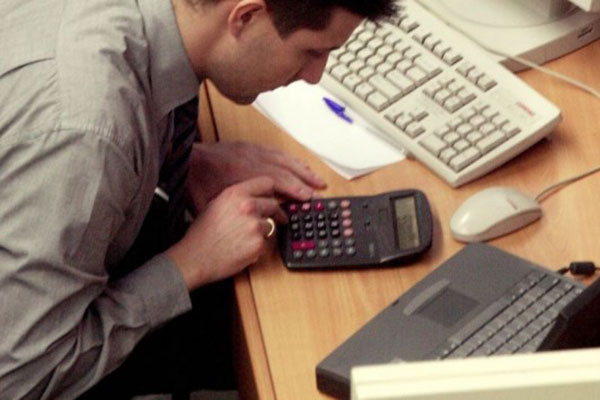 Δημόσιο – Συντάξεις: Τσεκούρι ως 25% - 30% - Ποιοι είναι οι μεγάλοι χαμένοι