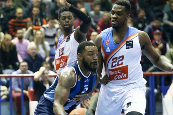 Πόσλεϊ: «Δούλεψα χωρίς να πάρω ούτε έναν μισθό στην ώρα μου και με κατηγορούν» (pic)