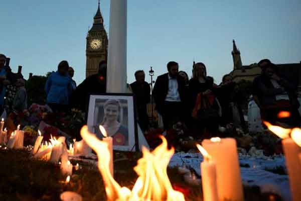 Δίωξη για ανθρωποκτονία στον Τόμας Μέιρ για την δολοφονία της Τζο Κοξ που σόκαρε την Αγγλία! Τα πάνω - κάτω φέρνουν νέες δημοσκοπήσεις για το Brexit