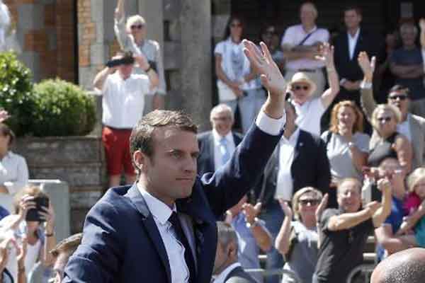 Γαλλία: Πρόσω ολοταχώς για μια ιστορική νίκη το κόμμα του Μακρόν