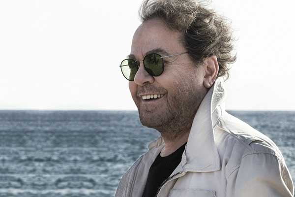 Κερδίστε δωρεάν προσκλήσεις για τη συναυλία του μεγάλου Γιάννη Πάριου στο Θέατρο Φλόκα